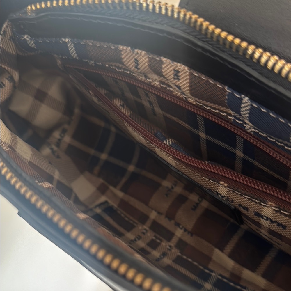 Authentic Italy (Rome) Leather Bag - Picture 7 of 7